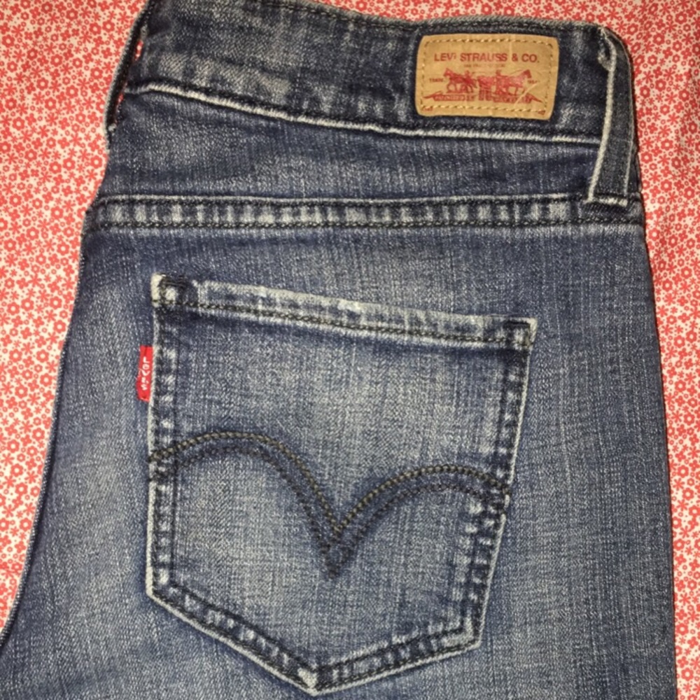 Low rise curvycut Levi skinny jeans
